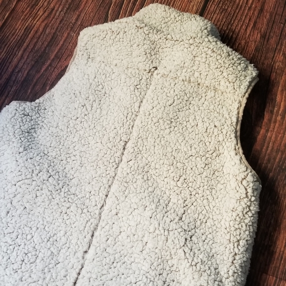 Thread & Supply Arctic Fleece Sherpa Winter Vest - Picture 10 of 15